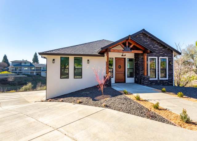 Property at 3781 Sunlight Ct, Redding, CA 96001, 4 beds, 2.5 baths