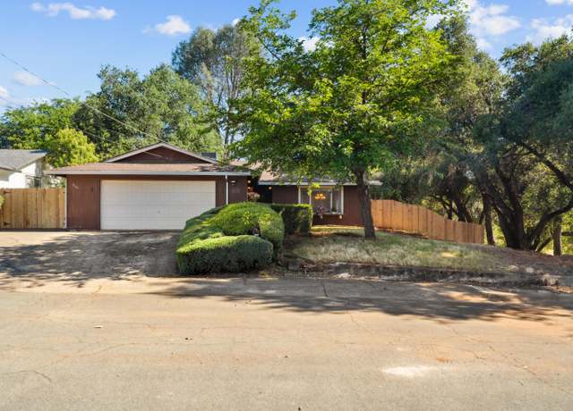 Property at 2151 Wilson Ave, Redding, CA 96002, 3 beds, 2 baths