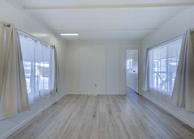 Property at 172 Casa Grande Dr, Red Bluff, CA 96080, 2 beds, 2 baths