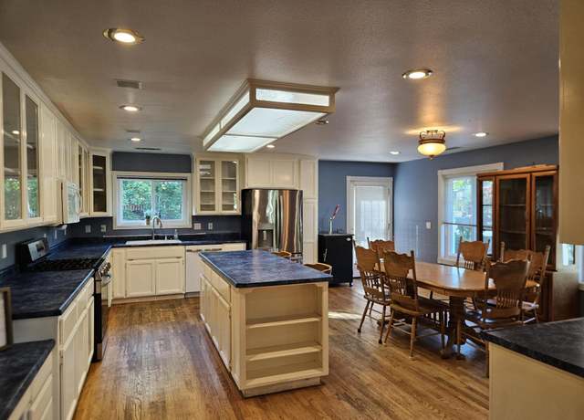 Property at 6572 Jonella Way, Redding, CA 96003, 4 beds, 2 baths