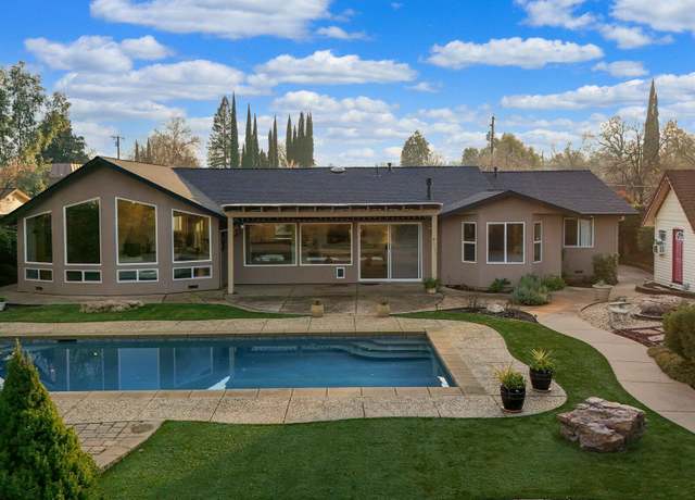 Property at 19018 River Crest Dr, Anderson, CA 96007, 4 beds, 3.5 baths
