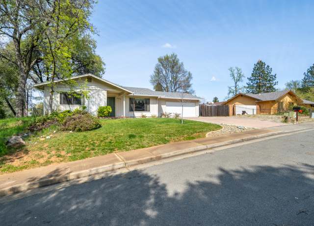 Property at 2152 Wilson Ave, Redding, CA 96002, 3 beds, 2 baths