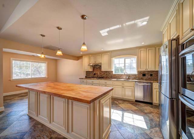 Property at 17041 Hawthorne Ave, Anderson, CA 96007, 3 beds, 2.5 baths