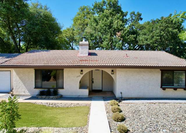 Property at 1200 Hawthorne Ave, Redding, CA 96002, 3 beds, 2 baths