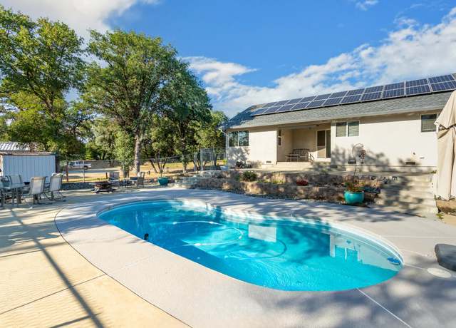 Property at 10844 Green Oaks Ln, Redding, CA 96003, 3 beds, 2 baths