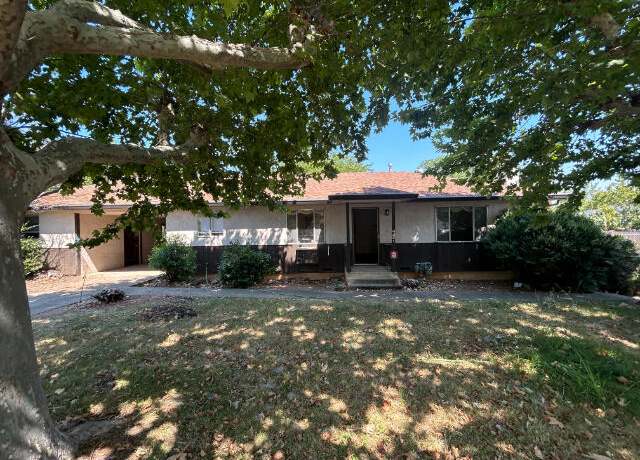 Property at 2901 Blue View St, Redding, CA 96002, 3 beds, 3 baths