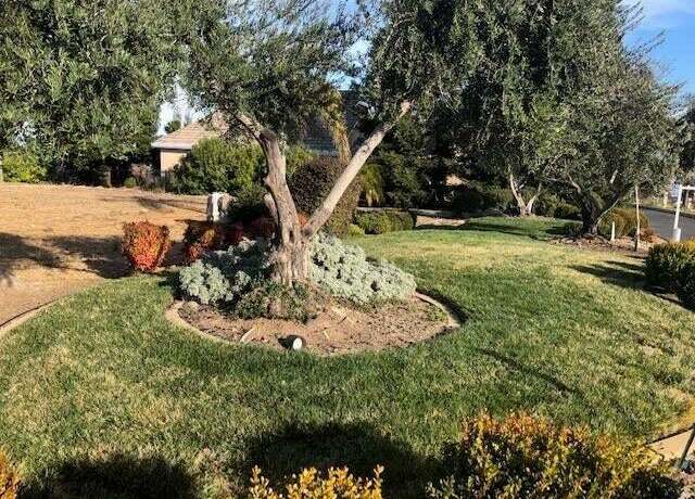 Property at 835 Santa Cruz Dr, Redding, CA 96003