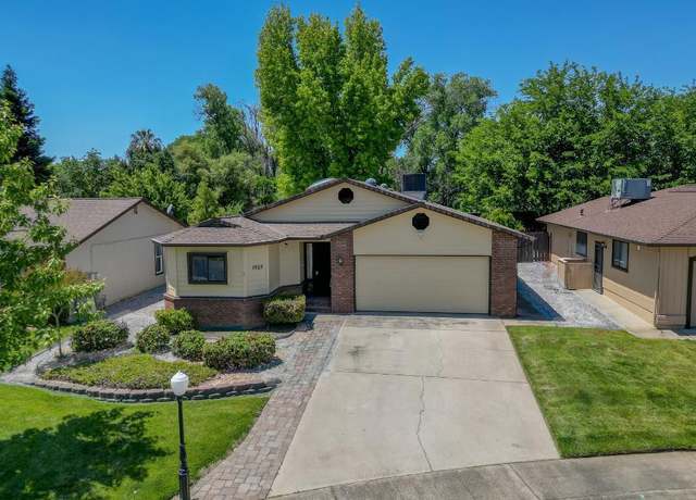 Property at 1922 Paris Ave, Redding, CA 96001, 2 beds, 2 baths