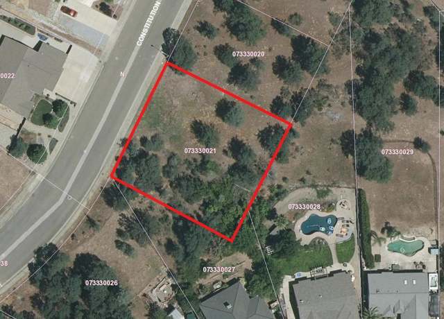 Property at 5661 Constitution Way, Redding, CA 96003