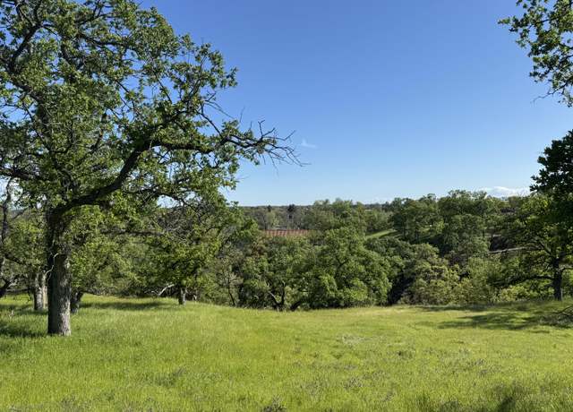 Property at 22545 Rio Robles Dr, Red Bluff, CA 96080