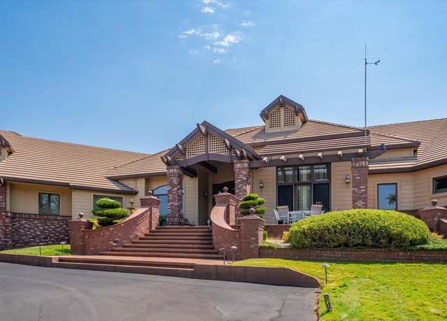 Property at 13201 Moody Creek Dr, Redding, CA 96003, 4 beds, 3.5 baths