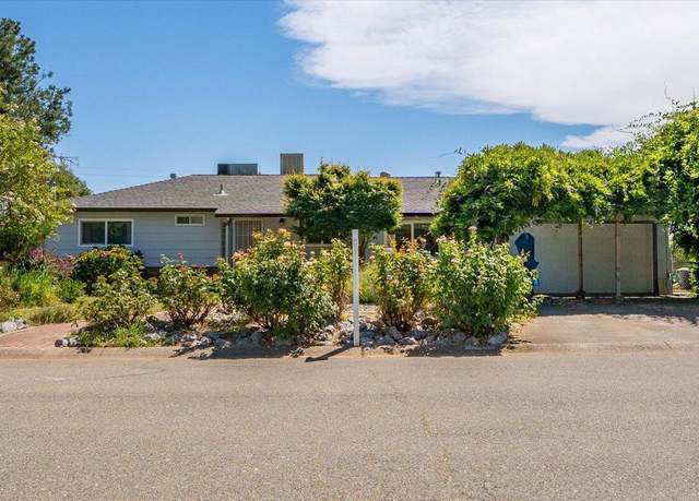 Property at 19577 Medo Vale Ln, Redding, CA 96002, 3 beds, 2 baths