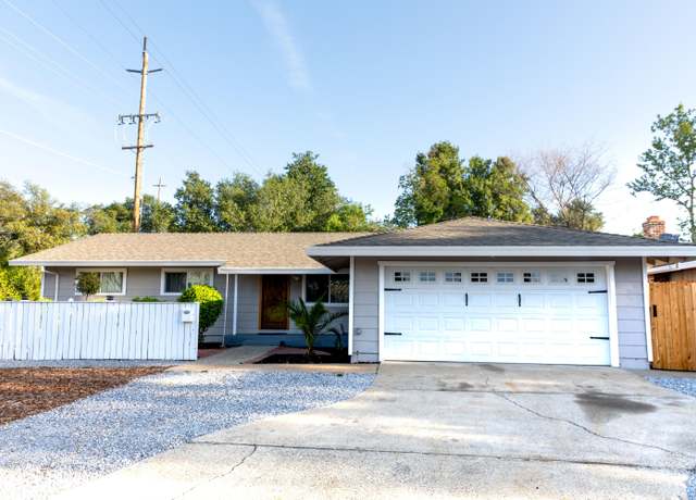 Property at 1018 Pineland Dr, Redding, CA 96002, 3 beds, 2 baths