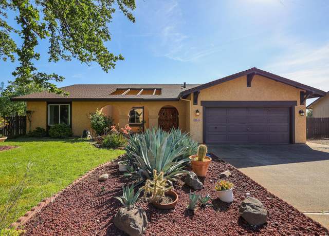 Property at 7545 Fiesta Way, Redding, CA 96002, 3 beds, 2.5 baths