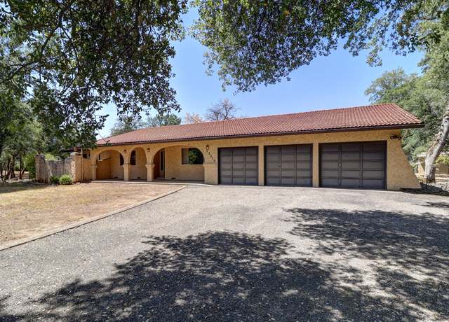 Property at 13074 Fernie Way, Redding, CA 96003, 4 beds, 3 baths