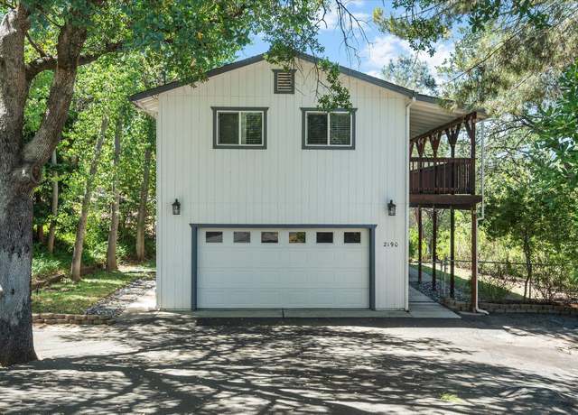 Property at 2190 Skyline Dr, Redding, CA 96001, 3 beds, 2.5 baths