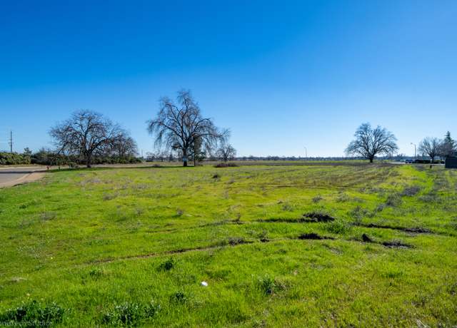 Property at 7520 Lockheed Dr, Redding, CA 96002