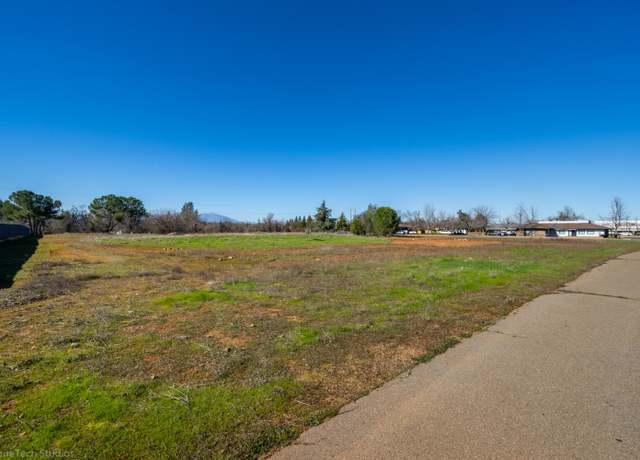 Property at 7530 Lockheed Dr, Redding, CA 96002