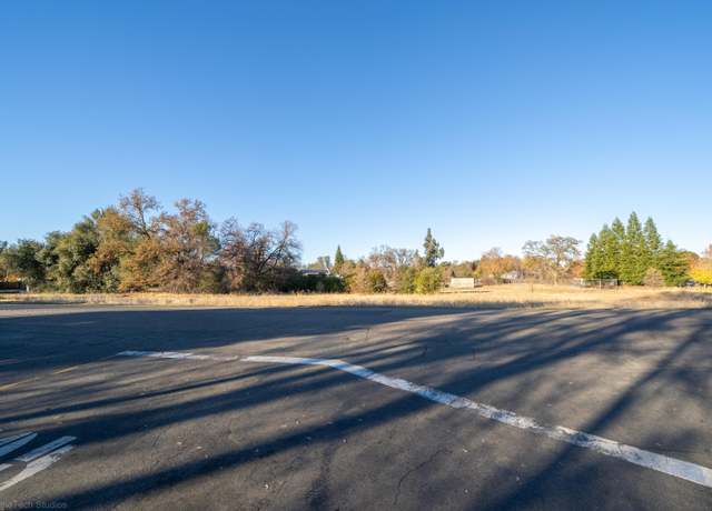 Property at 7587 Fiesta Way, Redding, CA 96002