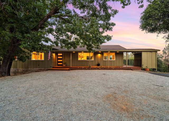Property at 12222 Macs Rd, Redding, CA 96003, 3 beds, 2 baths