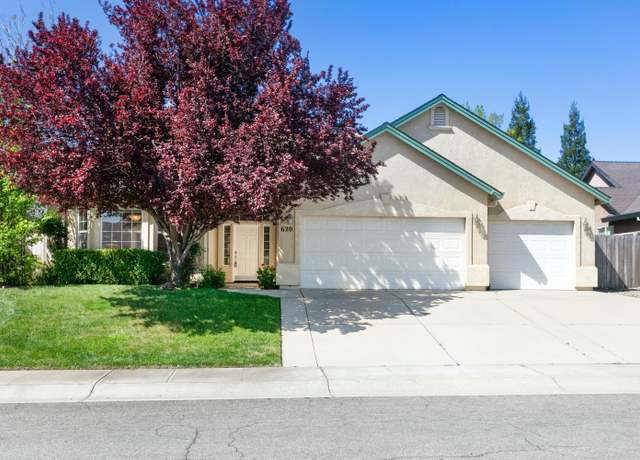 Property at 620 San Gabriel St, Redding, CA 96003, 3 beds, 2 baths