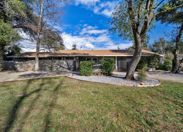 Property at 935 Hallmark Dr, Redding, CA 96001, 6 beds, 3 baths