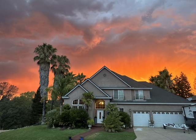 Property at 6260 Carmel Dr, Redding, CA 96003, 4 beds, 2.5 baths