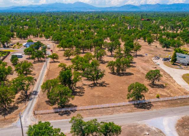 Property at 10096 Rocking Horse Ln, Redding, CA 96003