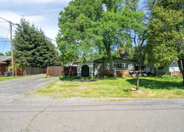Property at 1440 Oakdale Ln, Redding, CA 96002, 7 beds, 3 baths
