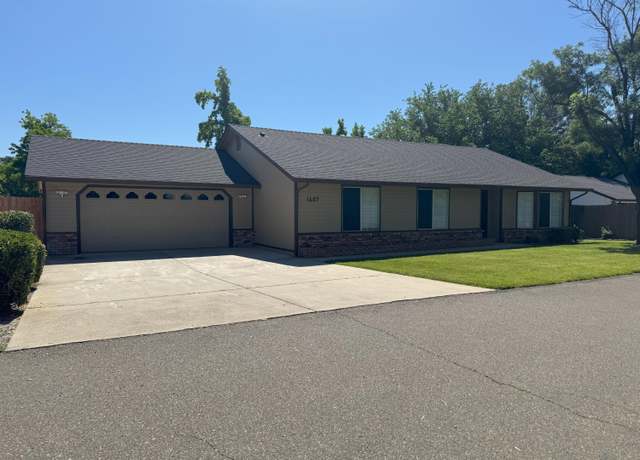 Property at 1407 Fayette Ln, Redding, CA 96003, 3 beds, 2 baths
