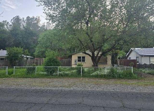 Property at 4666 Cedars Rd, Redding, CA 96001, 4 beds, 2 baths