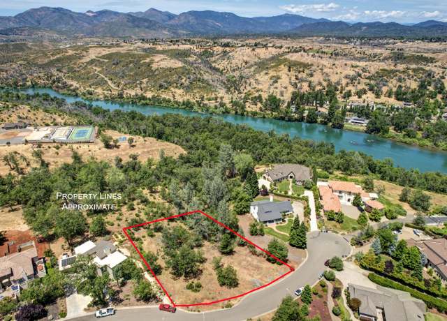 Property at 866 Palatine Ct, Redding, CA 96001