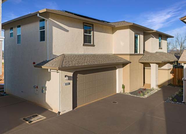 Property at 1933 Salzburg Trl, Redding, CA 96003, 3 beds, 2.5 baths