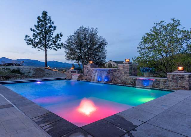 Property at 16281 Valparaiso Way, Redding, CA 96001, 3 beds, 2.5 baths