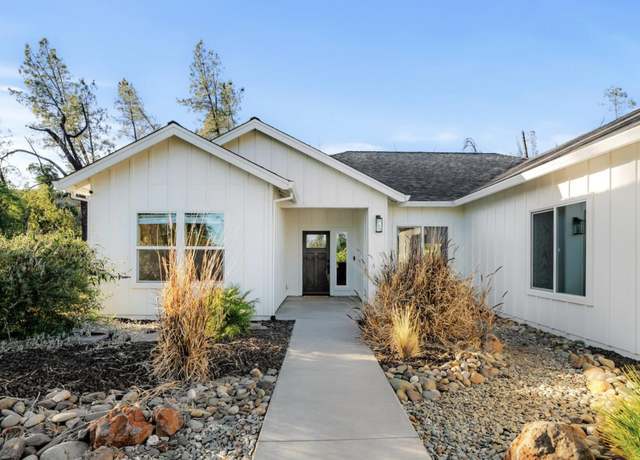 Property at 9199 Laurel Glen Dr, Redding, CA 96001, 4 beds, 2.5 baths