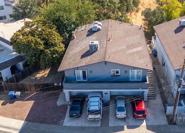 Property at 400 Buckeye Ter, Redding, CA 96003