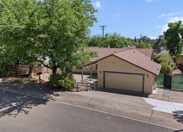 Property at 2831 Camulos Way, Redding, CA 96002, 3 beds, 2 baths