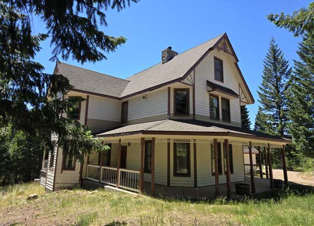 Property at 2708 Grey Fox Dr, Weed, CA 96094, 5 beds, 4 baths