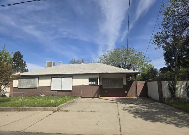 Property at 1121 5th St, Redding, CA 96002, 3 beds, 1 bath