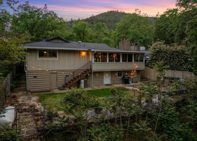 Property at 19817 Oak Knoll Dr, Lakehead, CA 96051, 4 beds, 3 baths