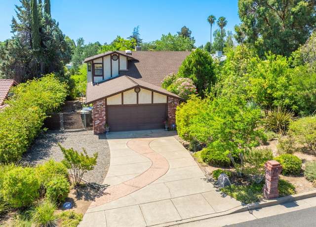 Property at 2173 Oak Ridge Dr, Redding, CA 96001, 3 beds, 2 baths
