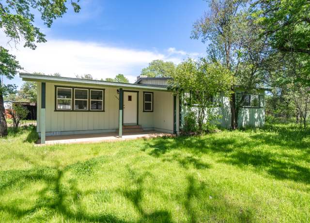Property at 1430 Oakdale Ln, Redding, CA 96002, 3 beds, 2 baths