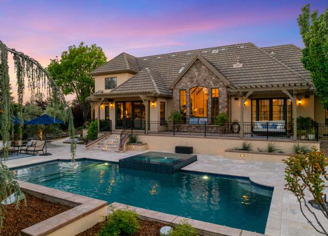Property at 16300 Canto De Las Lupine Dr, Redding, CA 96001, 5 beds, 4.5 baths