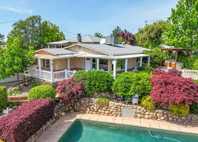 Property at 2043 Octavia St, Redding, CA 96001, 2 beds, 1 bath
