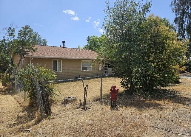 Property at 1637 Green St, Redding, CA 96002, 2 beds, 1 bath