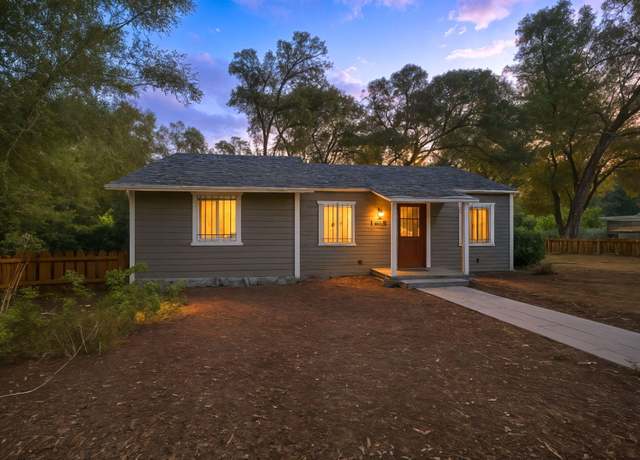 Property at 1649 Lake Blvd, Redding, CA 96003, 3 beds, 1 bath