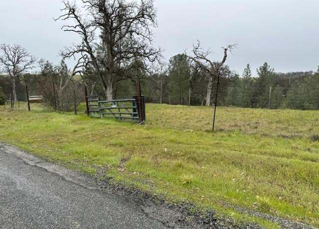 Property at 17137 Muledeer Dr, Corning, CA 96021
