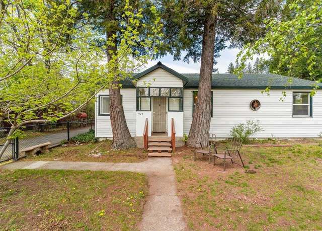Property at 979 Lassen Ln, Mount Shasta, CA 96067, 3 beds, 1 bath