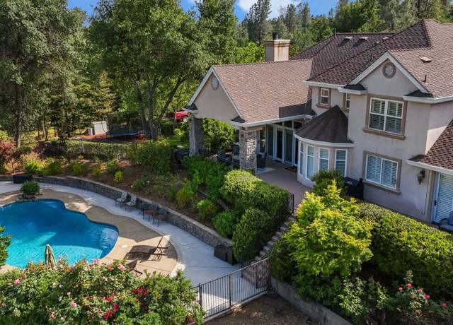 Property at 8221 Kramer Ct, Redding, CA 96001, 4 beds, 3.5 baths