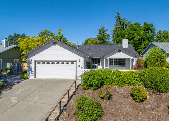 Property at 484 Dominica Ct, Redding, CA 96003, 3 beds, 2 baths